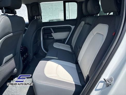 Used 2024 Land Rover Defender 110 X-Dynamic SE image 35