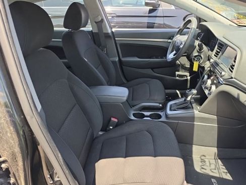 Used 2019 Hyundai Elantra SEL w/ Cargo Package FWD image 6