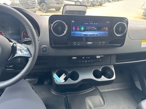 New 2025 Mercedes-Benz Sprinter 2500 image 17