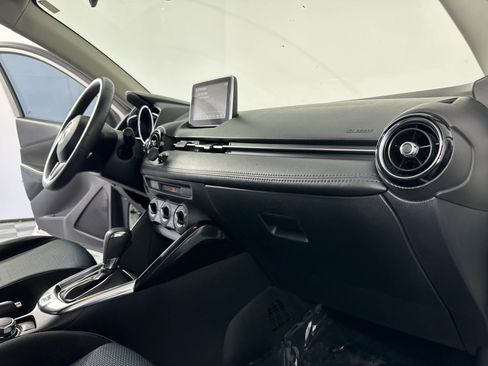 Used 2017 Toyota Yaris iA image 37