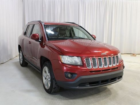 Used 2016 Jeep Compass Latitude image 36