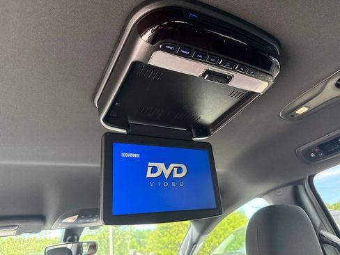 Used 2018 Chrysler Pacifica Touring Plus w/ S Appearance Package FWD image 14