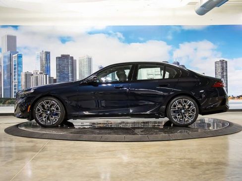 Used 2026 BMW 530i xDrive w/ M Sport Package AWD/4WD image 6