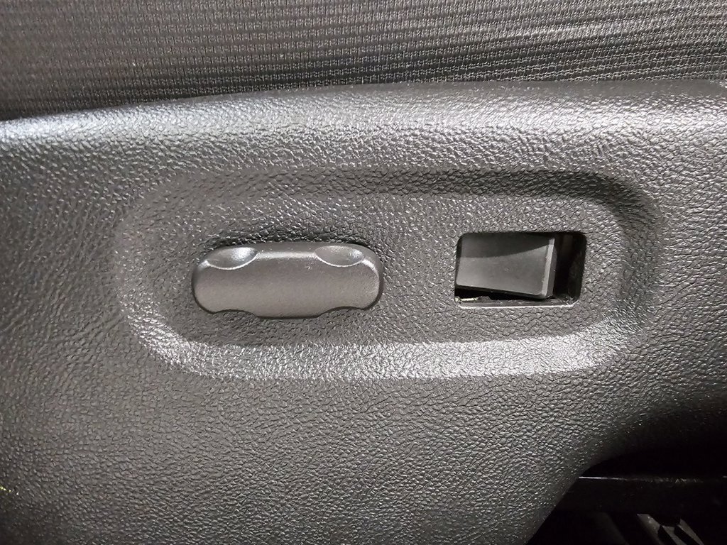 Used 2011 Chevrolet HHR LT FWD image 14