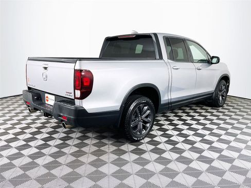 Used 2023 Honda Ridgeline Sport image 9