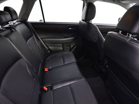 Used 2017 Subaru Outback 2.5i Limited AWD/4WD image 18