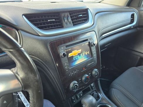 Used 2015 Chevrolet Traverse LT w/ Style and Technology Package image 26