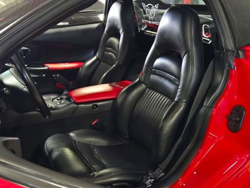 Used 2002 Chevrolet Corvette Convertible w/ Preferred Equipment Group2 image 21