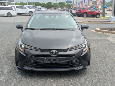 Used 2024 Toyota Corolla LE FWD image 2