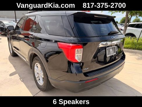 Used 2020 Ford Explorer XLT image 2