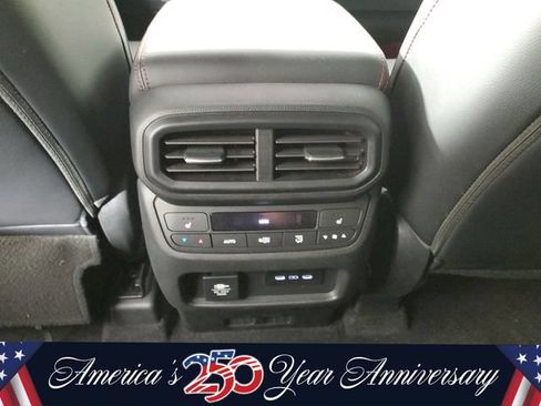 Used 2025 Honda Pilot Black Edition image 16
