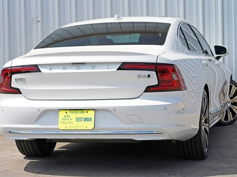 Used 2023 Volvo S90 B6 Plus w/ Protection Package Premier image 5