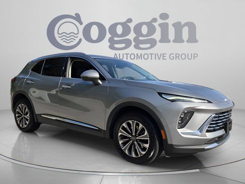 Used 2024 Buick Envision Preferred AWD/4WD image 7