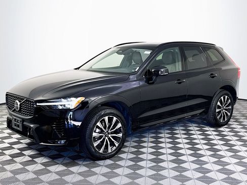 Used 2025 Volvo XC60 B5 Plus image 4