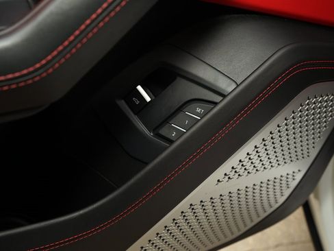 Used 2019 Lamborghini Urus image 29