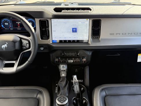 New 2026 Ford Bronco Outer Banks w/ Sasquatch Package AWD/4WD image 9