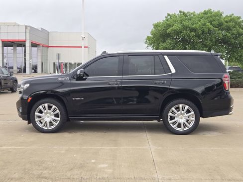 Used 2021 Chevrolet Tahoe High Country w/ Premium Package AWD/4WD image 4