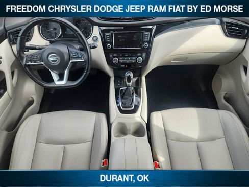 Used 2022 Nissan Rogue Sport SL FWD image 18