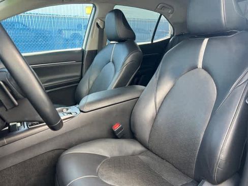 Used 2022 Toyota Camry XSE image 12