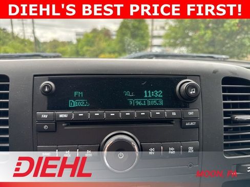 Used 2011 Chevrolet Silverado 2500 LT w/ Interior Plus Package AWD/4WD image 28