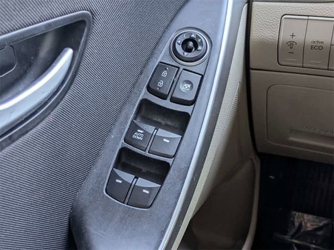 Used 2014 Hyundai Elantra GT image 23