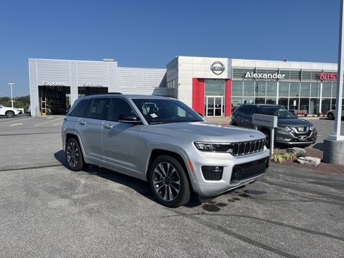 Used 2024 Jeep Grand Cherokee Overland w/ Advanced Protech Group III image 1