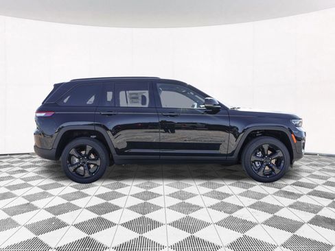 New 2025 Jeep Grand Cherokee Altitude image 15