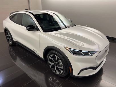 New 2025 Ford Mustang Mach-E Select w/ Comfort Package Lite