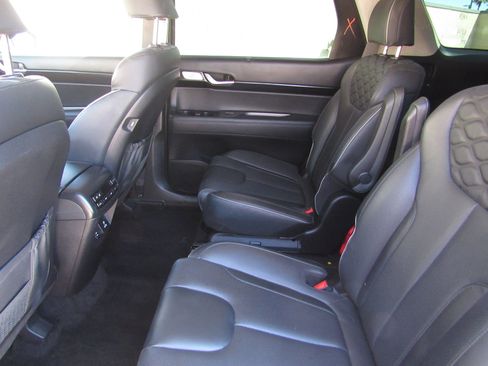 Used 2022 Hyundai Palisade Limited image 15