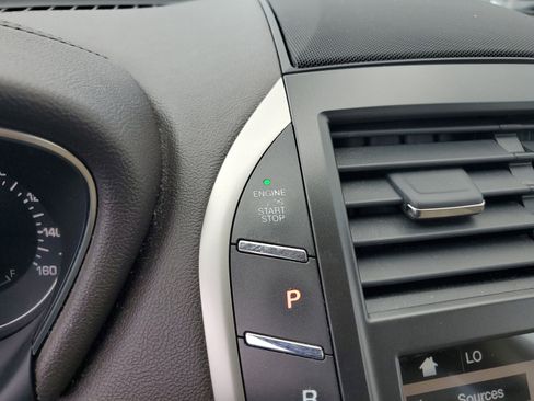 Used 2018 Lincoln MKC Premiere image 26