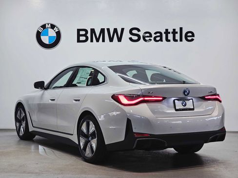 New 2025 BMW i4 xDrive40i image 4