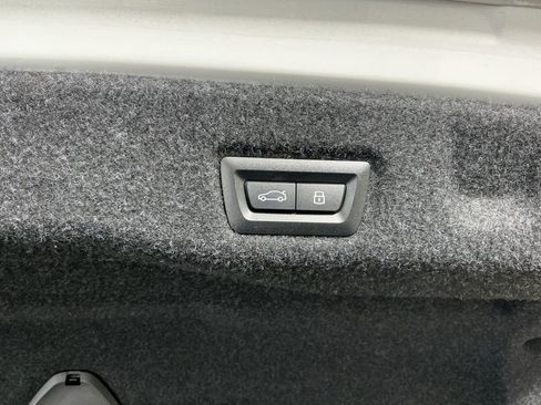 Certified 2025 BMW 530i w/ Premium Package image 31