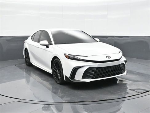Used 2025 Toyota Camry SE w/ Convenience Package image 22
