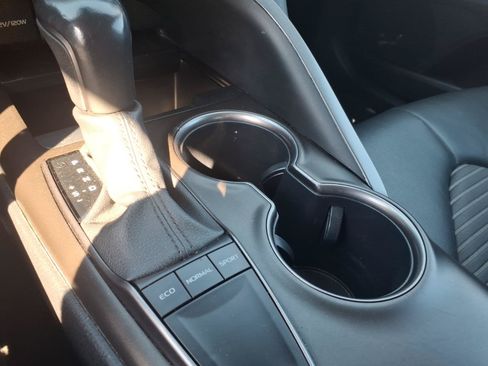 Used 2023 Toyota Camry SE FWD image 24