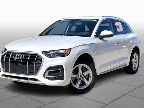Used 2023 Audi Q5 Premium w/ Convenience Package image 1