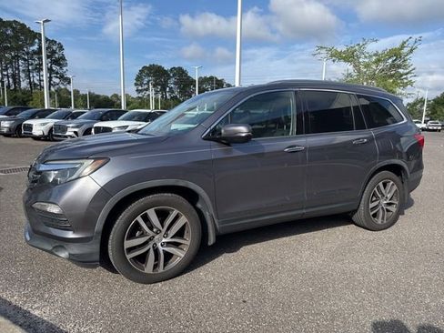 Used 2016 Honda Pilot Touring image 14