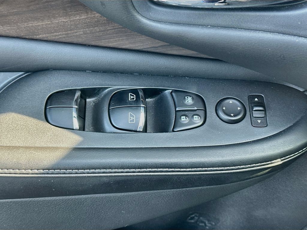 Used 2020 Nissan Murano Platinum FWD image 18