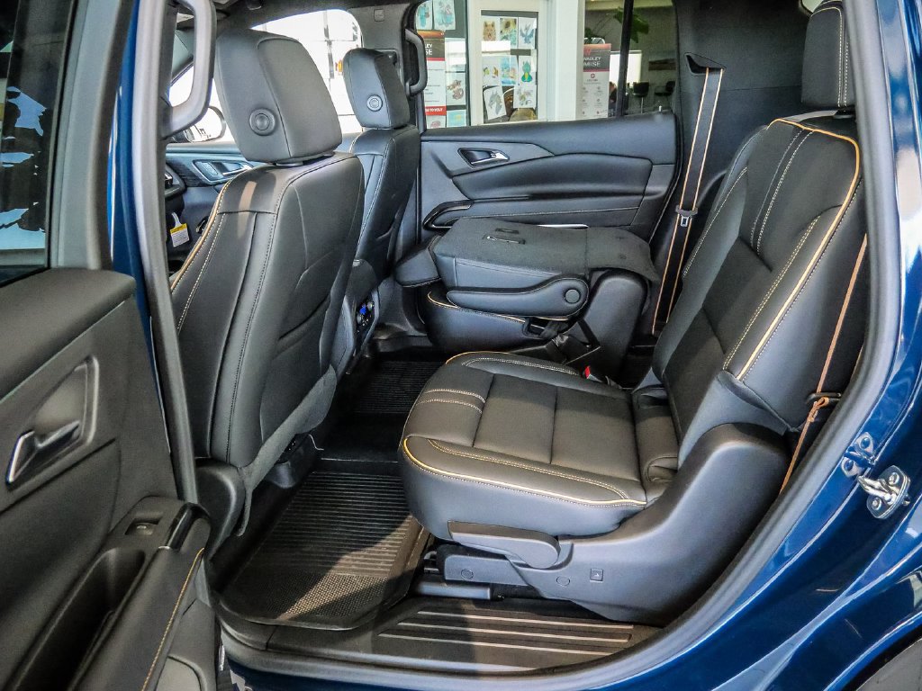 New 2027 Chevrolet Traverse High Country w/ LPO, Floor Liner Package AWD/4WD image 27