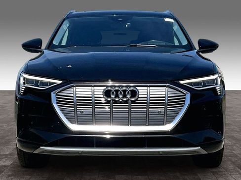 Used 2019 Audi e-tron Prestige w/ Prestige Package AWD/4WD image 5