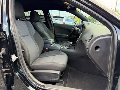 Used 2021 Dodge Charger SXT w/ Blacktop Package image 8