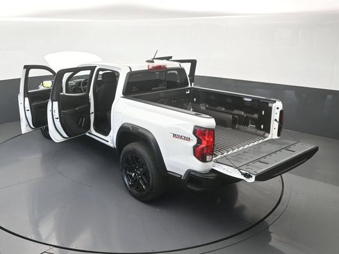 Used 2025 Chevrolet Colorado Trail Boss AWD/4WD image 60