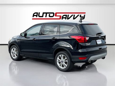 Used 2019 Ford Escape SE image 5
