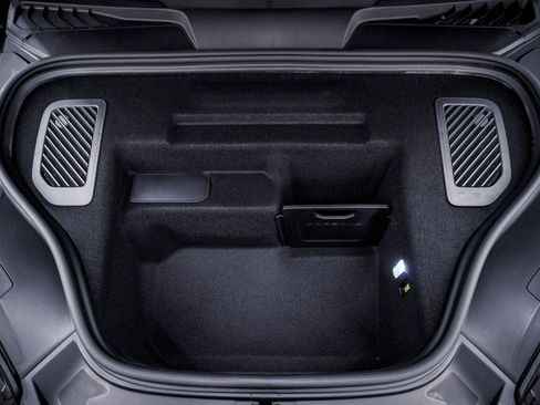 New 2025 Porsche Macan 4S Electric image 30