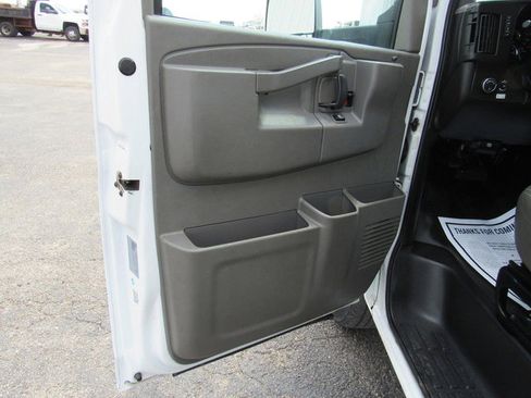 Used 2022 GMC Savana 3500 Extended w/ Power Convenience Package image 25