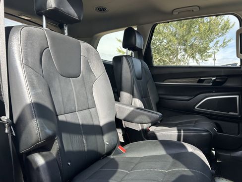 Used 2021 Kia Telluride EX w/ EX Premium Package image 14