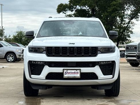 New 2026 Jeep Grand Cherokee L Limited AWD/4WD image 2