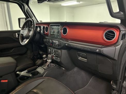 Used 2019 Jeep Wrangler Unlimited Rubicon w/ Dual Top Group AWD/4WD image 28