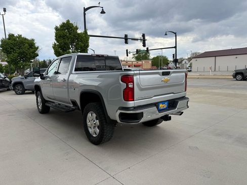 Used 2022 Chevrolet Silverado 2500 LTZ w/ LTZ Plus Package AWD/4WD image 4