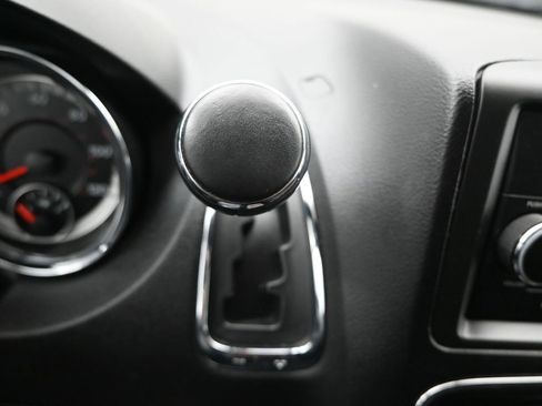 Used 2016 Dodge Grand Caravan SE image 14