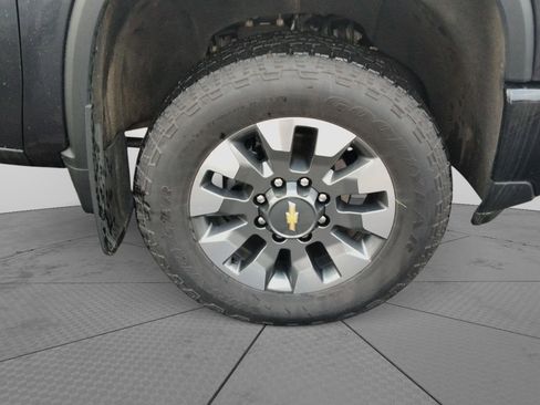 Used 2024 Chevrolet Silverado 2500 Custom w/ Custom Value Package image 31